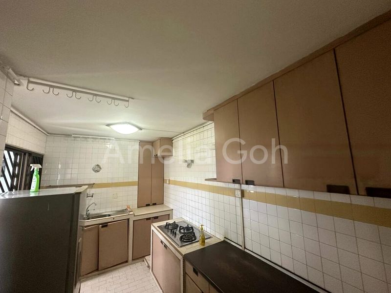 5 Room (5I) HDB for Rent in  649 Hougang Avenue 8 - Image 6